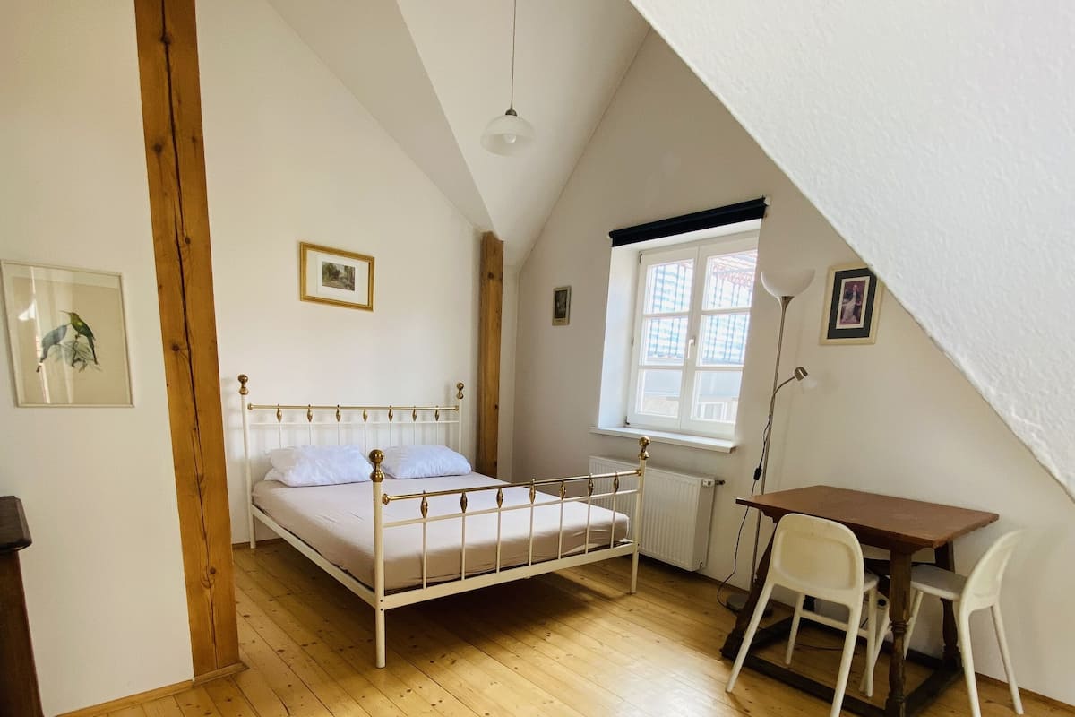Appartamento Deluxe, 2 camere da letto | Una scrivania, Wi-Fi gratuito
