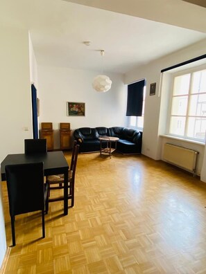 Studio | Living area - Hans-Sachs-Gasse 10 (Graz)