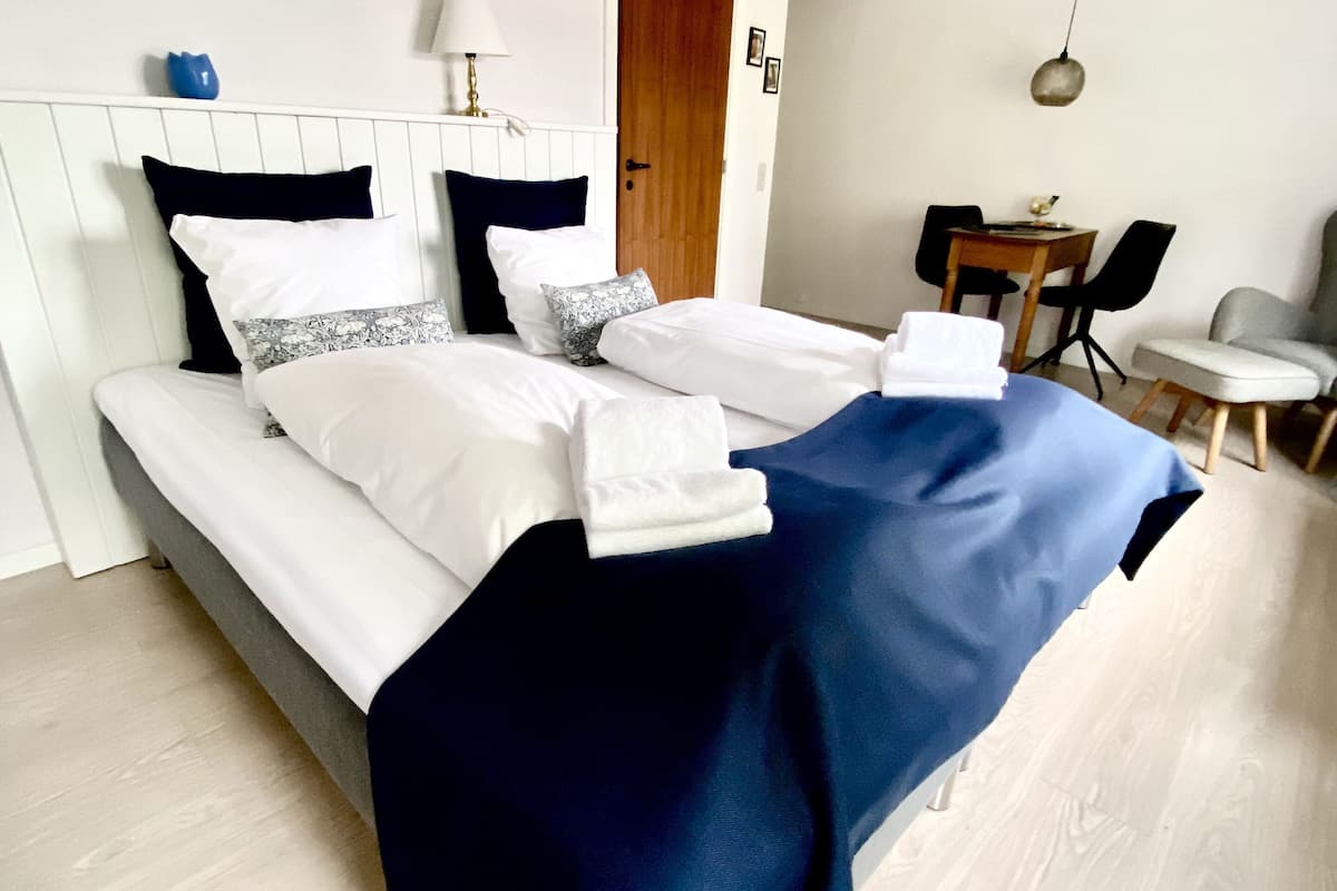 1 bedroom, premium bedding, down duvets, individually decorated