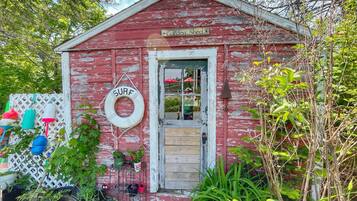 1 bedroom, iron/ironing board, free WiFi