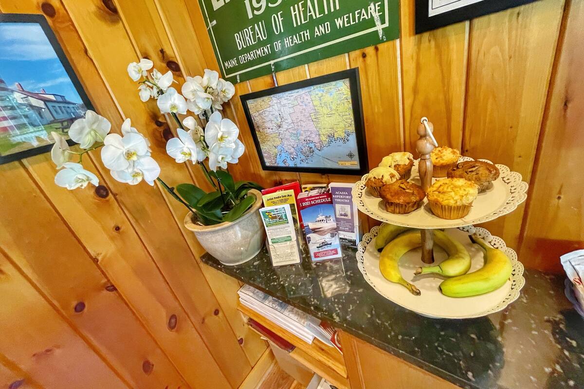 iron/ironing board, free wifi