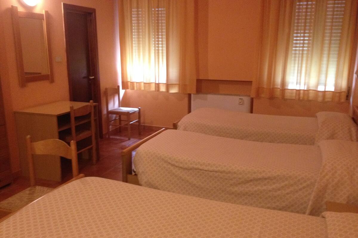 Quarto quádruplo | Berços grátis