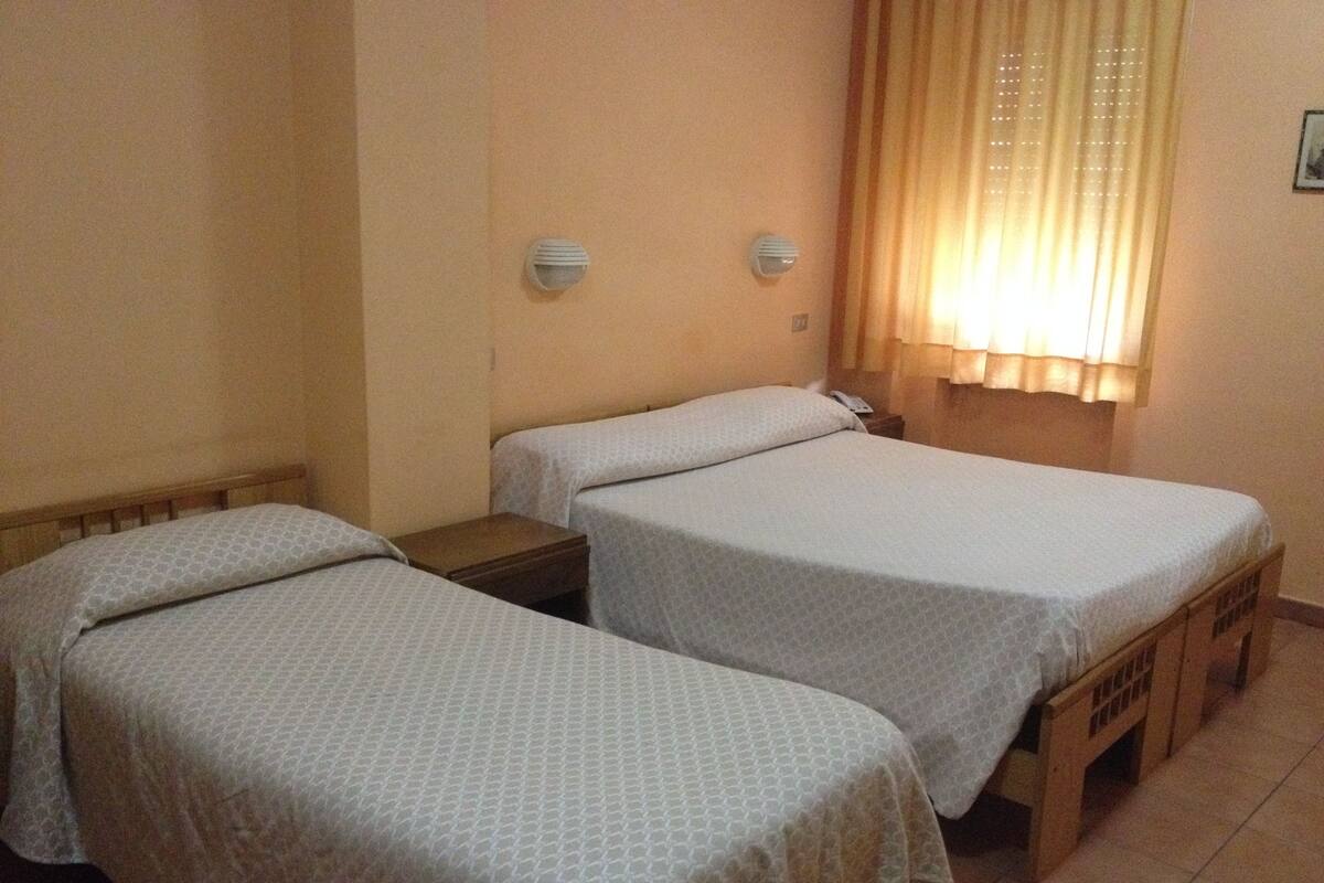 Quarto triplo | Berços grátis