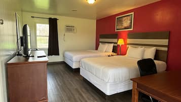 Habitación doble Deluxe | Escritorio, camas extra y wifi gratis