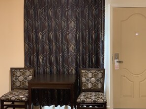 Standard Room, 1 Queen Bed | Desk, free WiFi - Seaview Inn (Grover Beach)