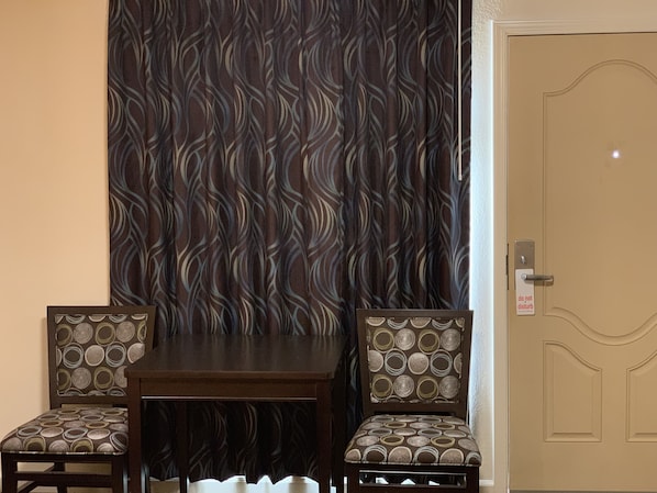 Standard Room, 1 Queen Bed