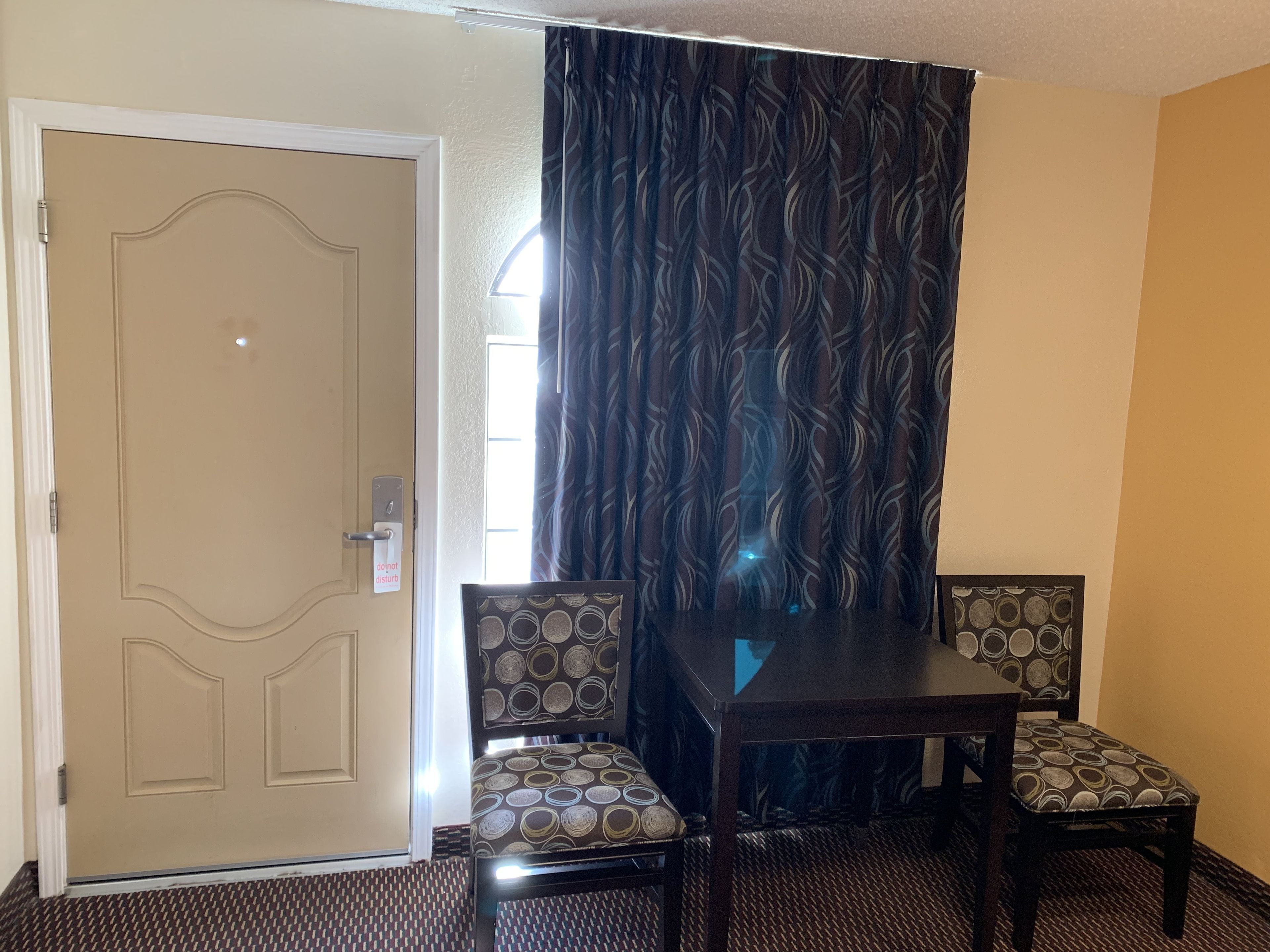 Standard Room, 1 King Bed | Desk, free WiFi