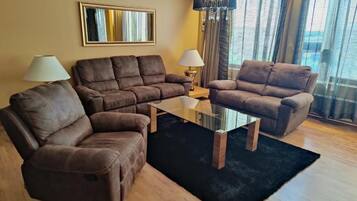 Neljän hengen standard-huone | Minibaari, työpöytä, ilmainen Wi-Fi, vuodevaatteet