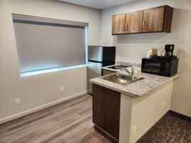 Studio, 1 Queen Bed, No Pets Allowed | Private kitchenette | Fridge, microwave, coffee/tea maker