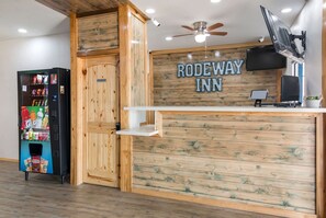 Lobby - Rodeway Inn Broken Bow - Hochatown (Broken Bow)