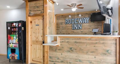 Rodeway Inn Broken Bow - Hochatown