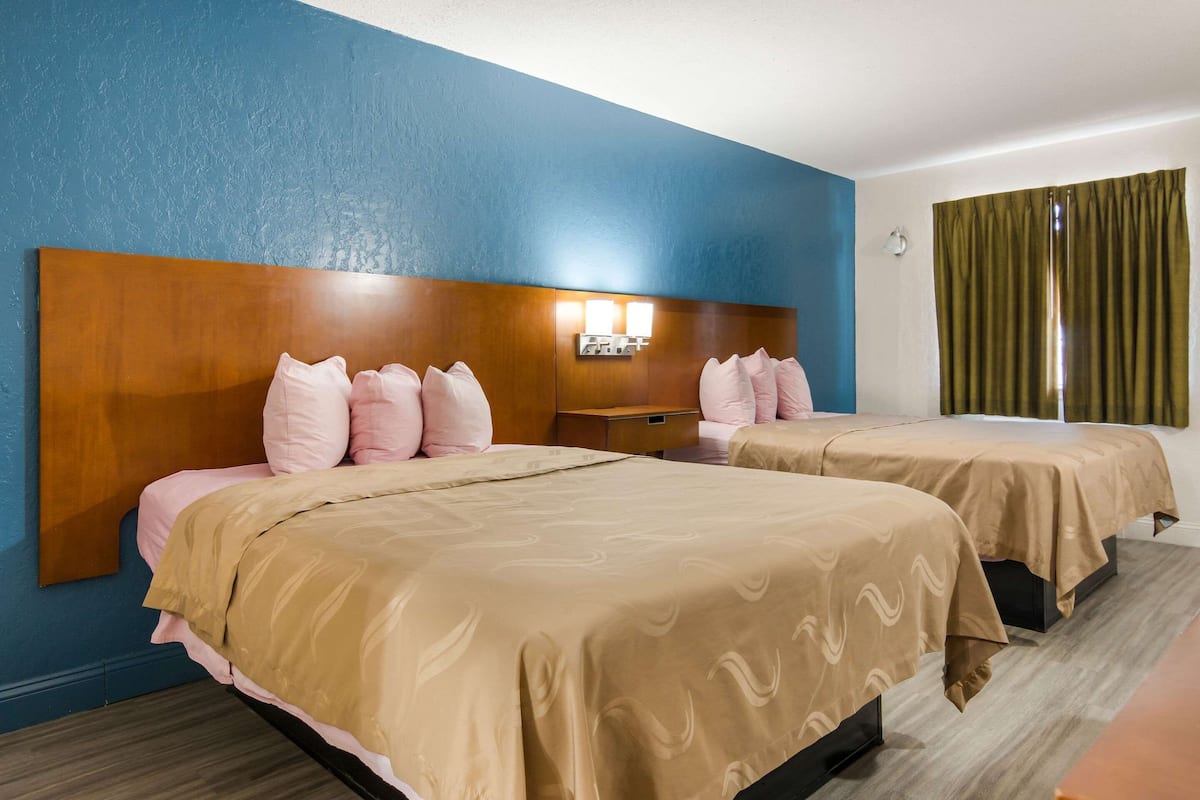 Standard Room, 2 Queen Beds, Smoking