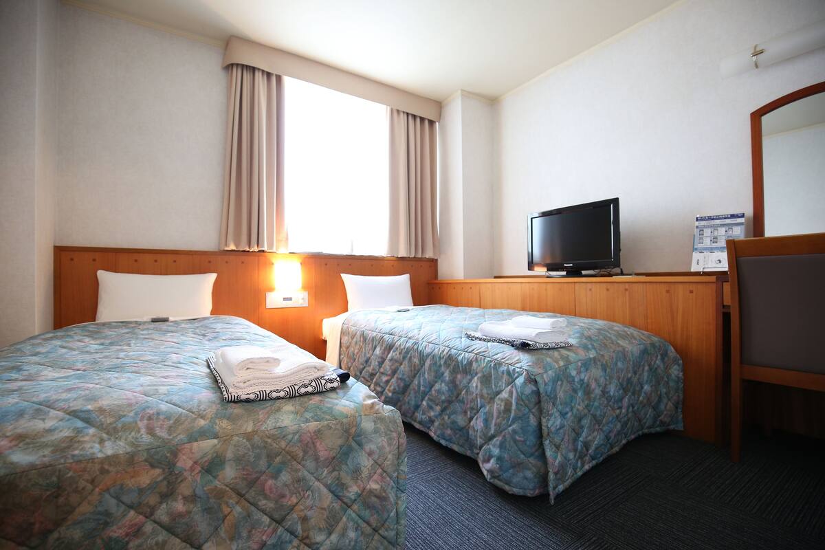 Economy Twin Room, Smoking | WiFi (free)