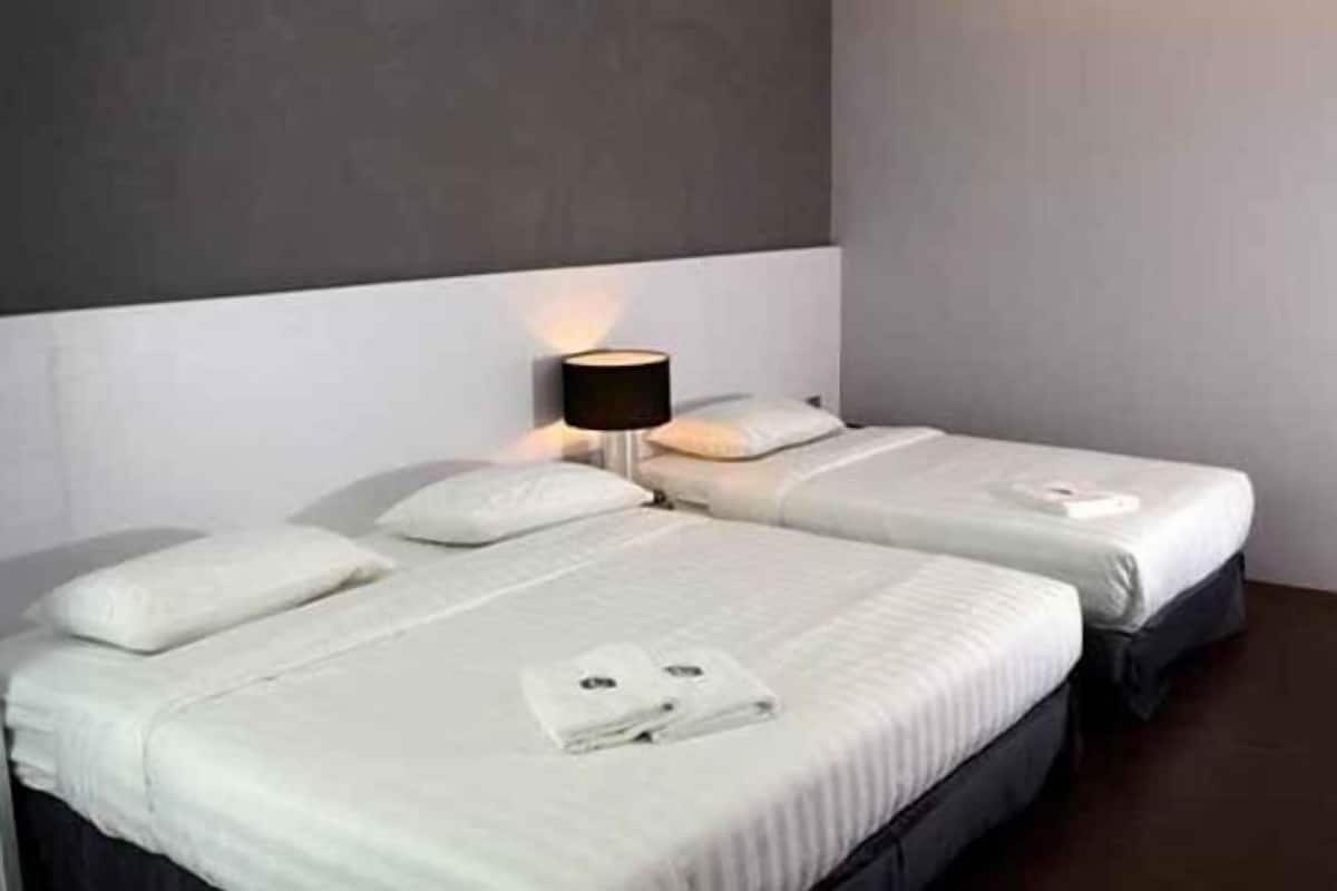 Bureau, fer et planche Ă  repasser, accĂšs au Wi-Fi (inclus)