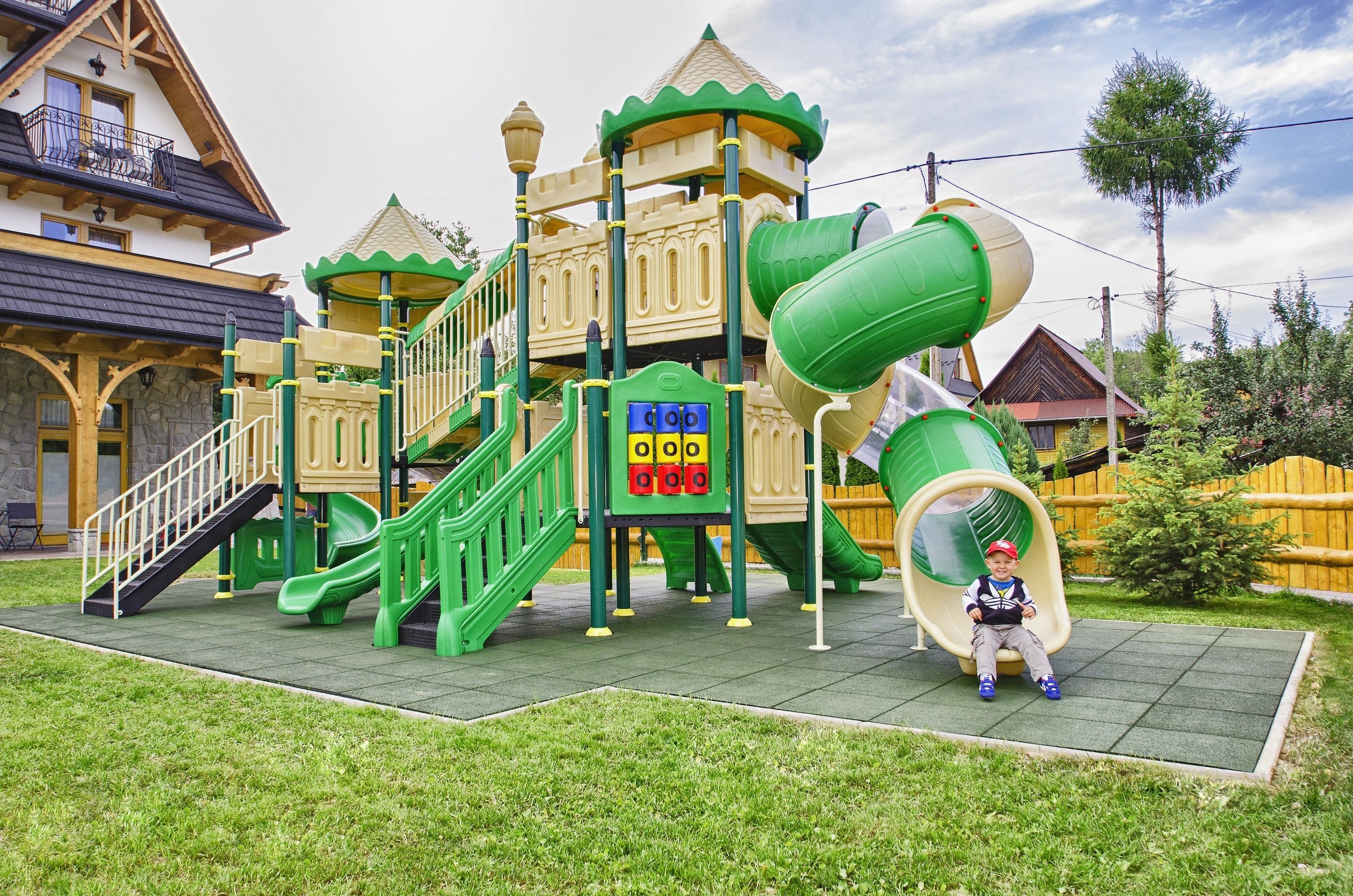 children’s play area – outdoor