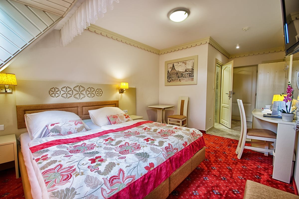 Quarto casal ou duplo standard | Wi-Fi de cortesia, roupa de cama, acesso para cadeiras de rodas