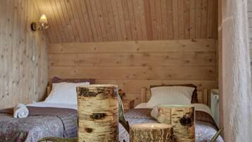 Egyptian cotton sheets, down duvets, free cots/infant beds, free WiFi