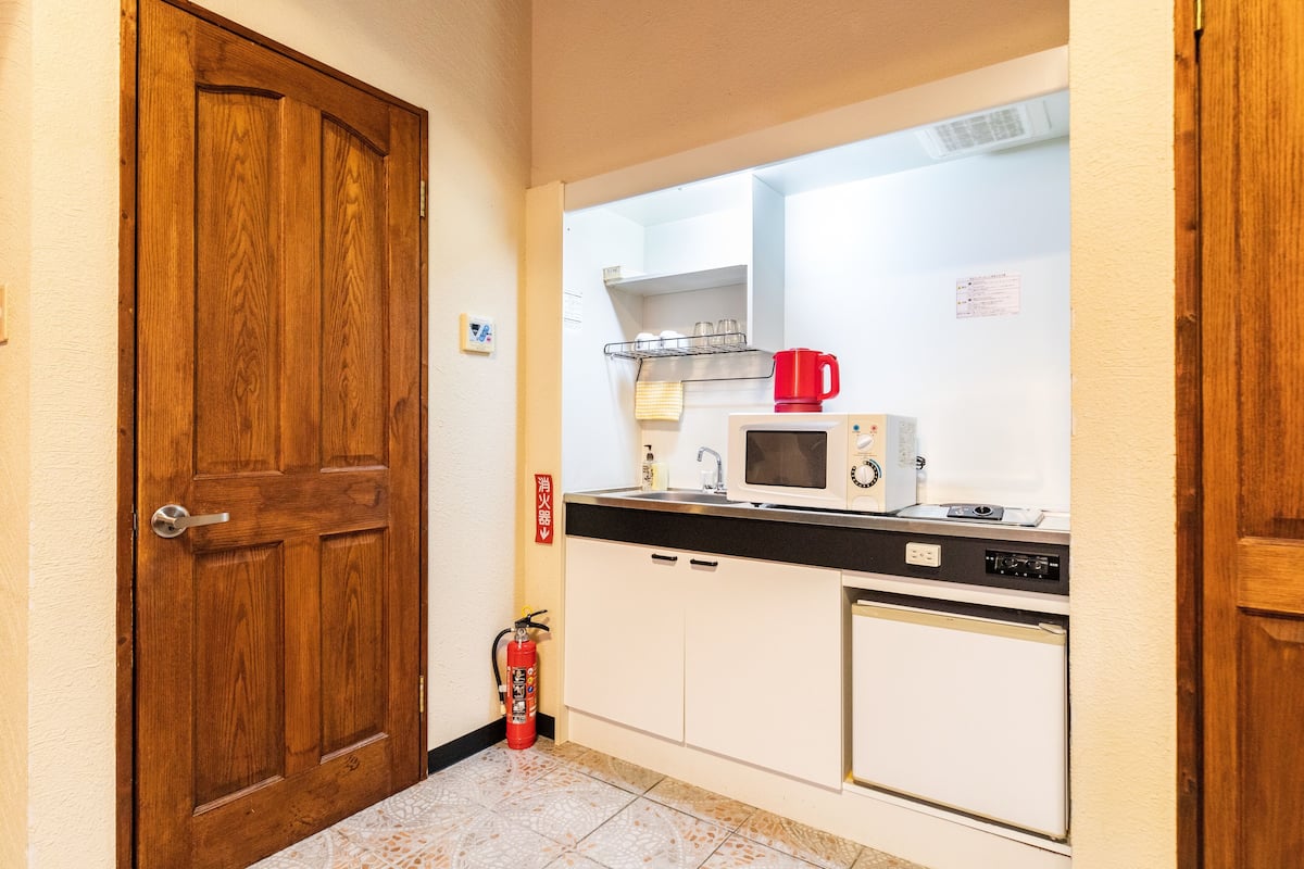 fridge, microwave, stovetop, electric kettle