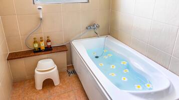 Combinazione doccia/vasca, set di cortesia gratuito, asciugacapelli