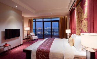 Red Level, Grand Suite | 1 bedroom, minibar, in-room safe, individually decorated