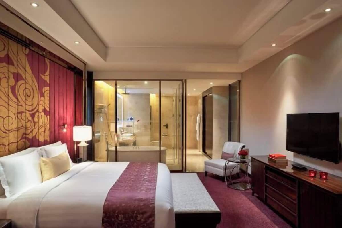 1 bedroom, minibar, in-room safe, individually decorated