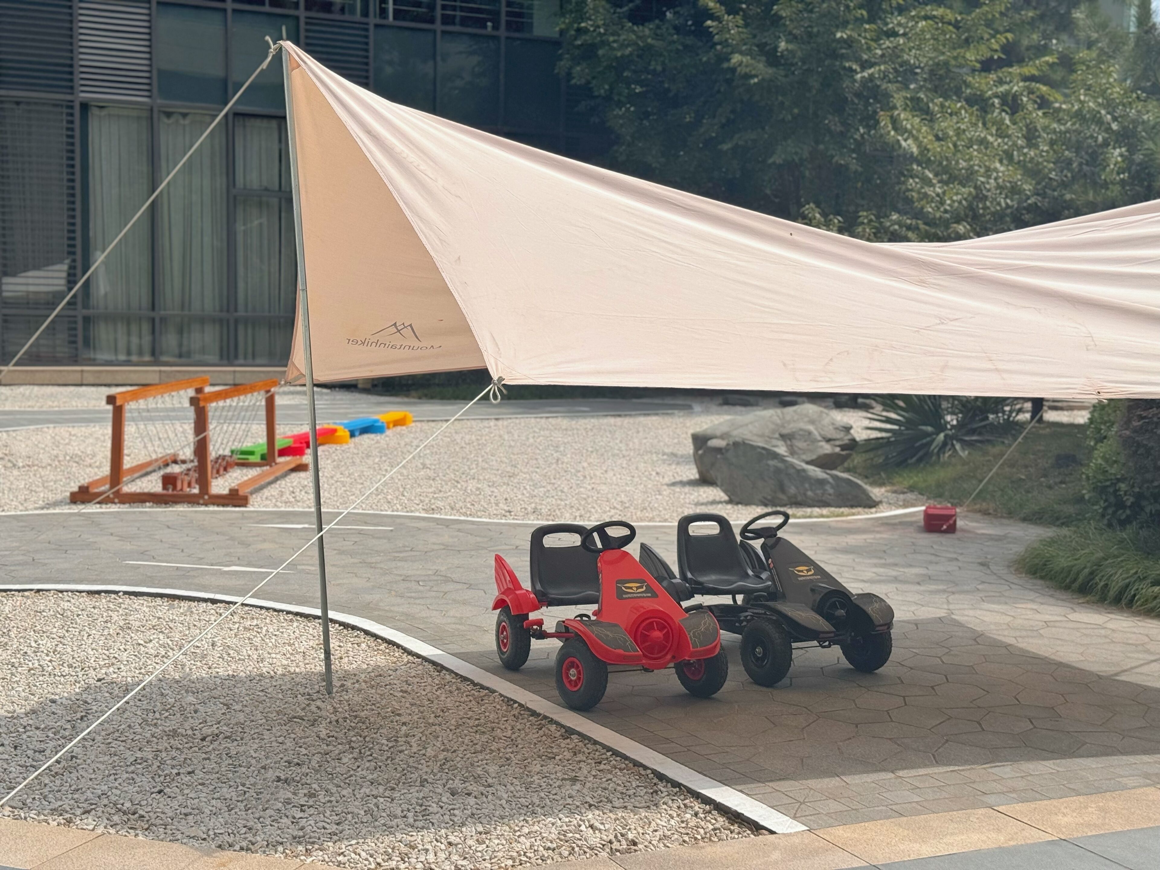 children’s play area – outdoor