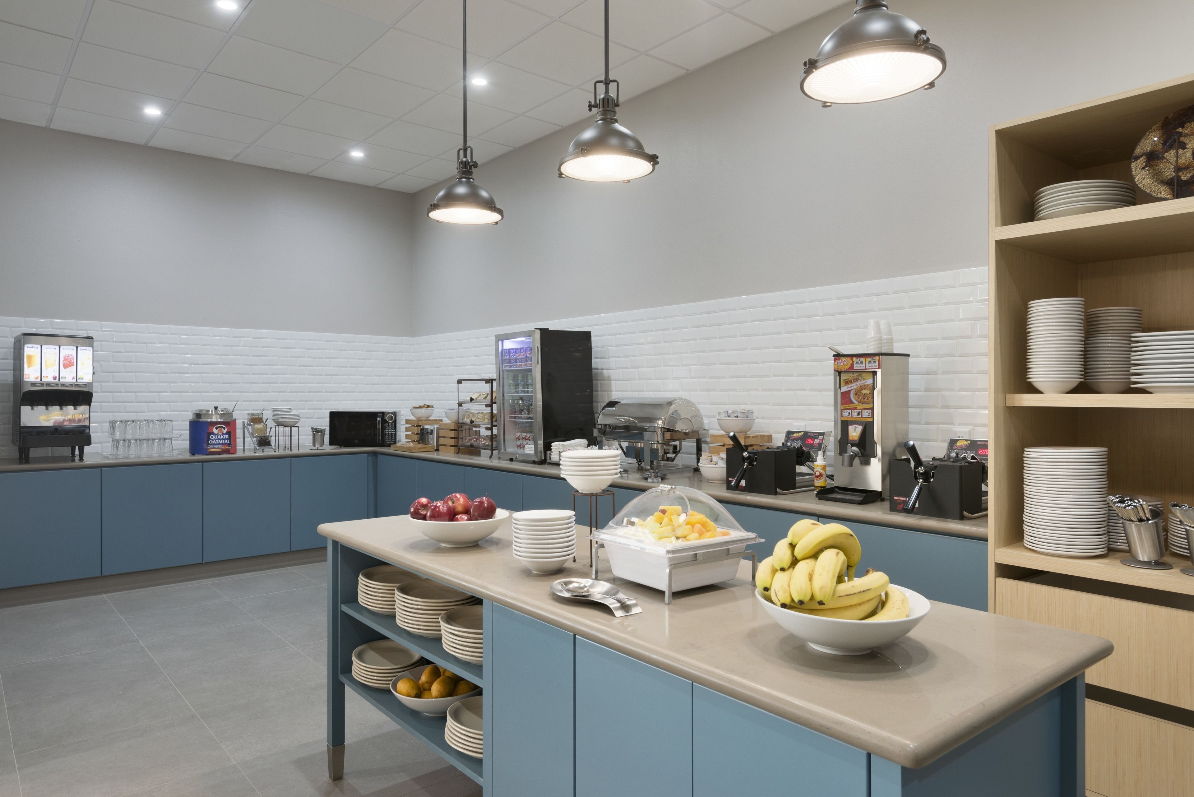 free daily continental breakfast