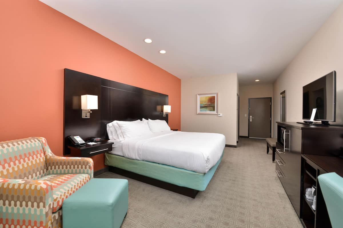 Suite, Multiple Beds, Accessible Bathtub (Mobility) | Desk, iron/ironing board, free cribs/infant beds, free WiFi