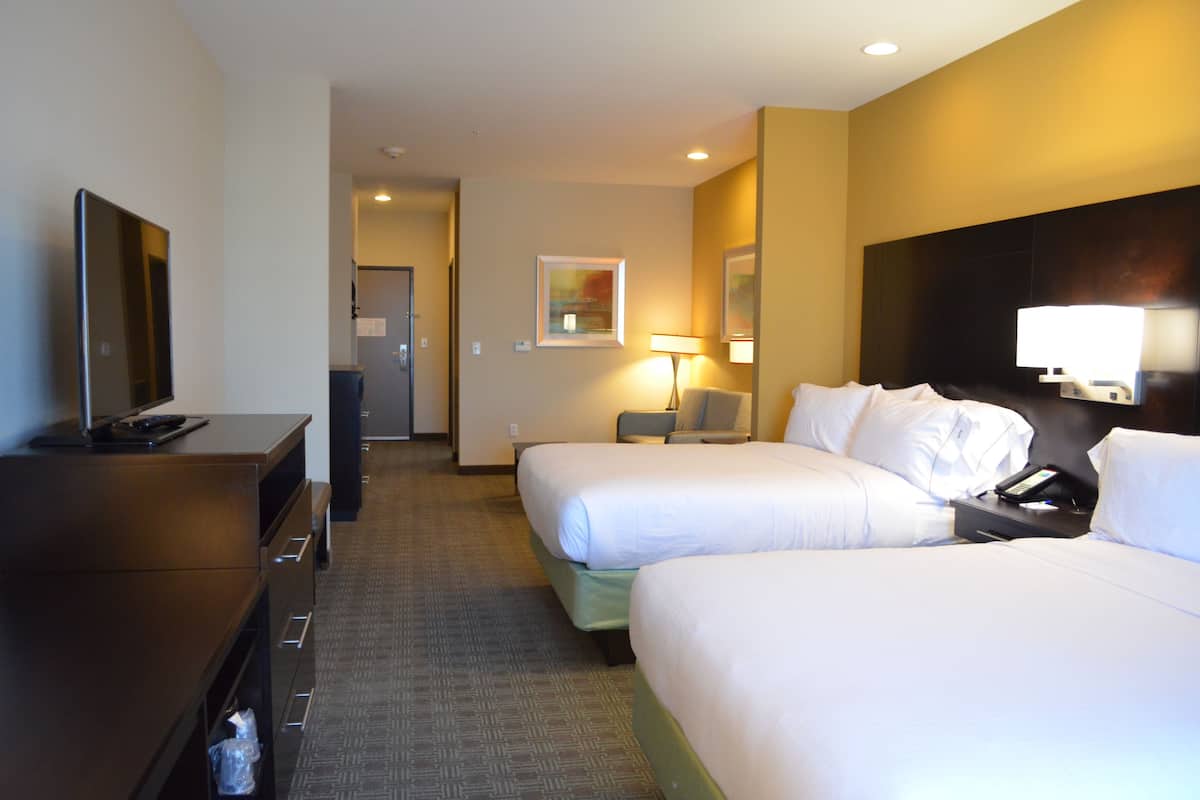 Bureau, fer et planche à repasser, lits bébé (gratuits), Wi-Fi gratuit