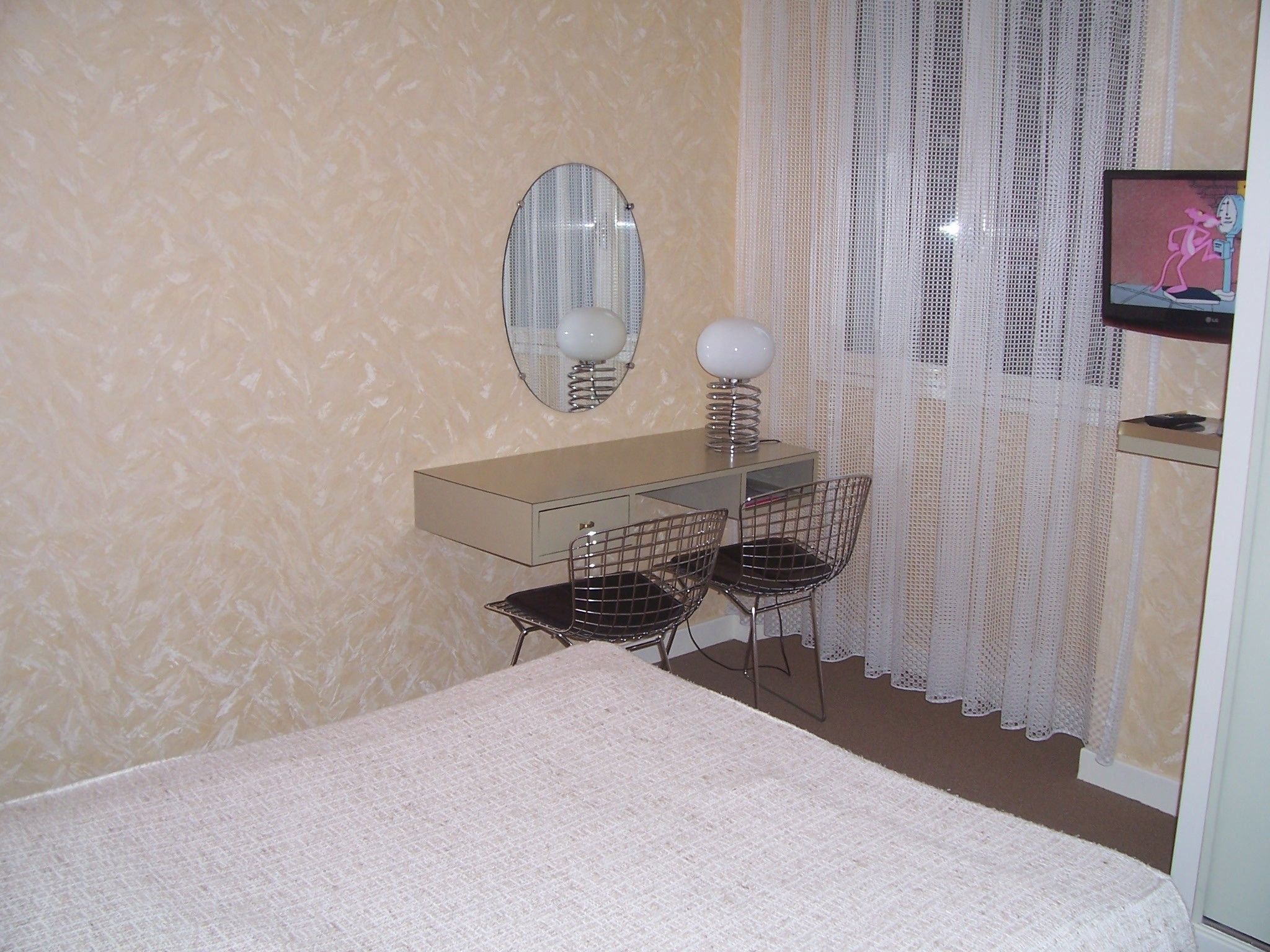 Economy kamer, gedeelde badkamer