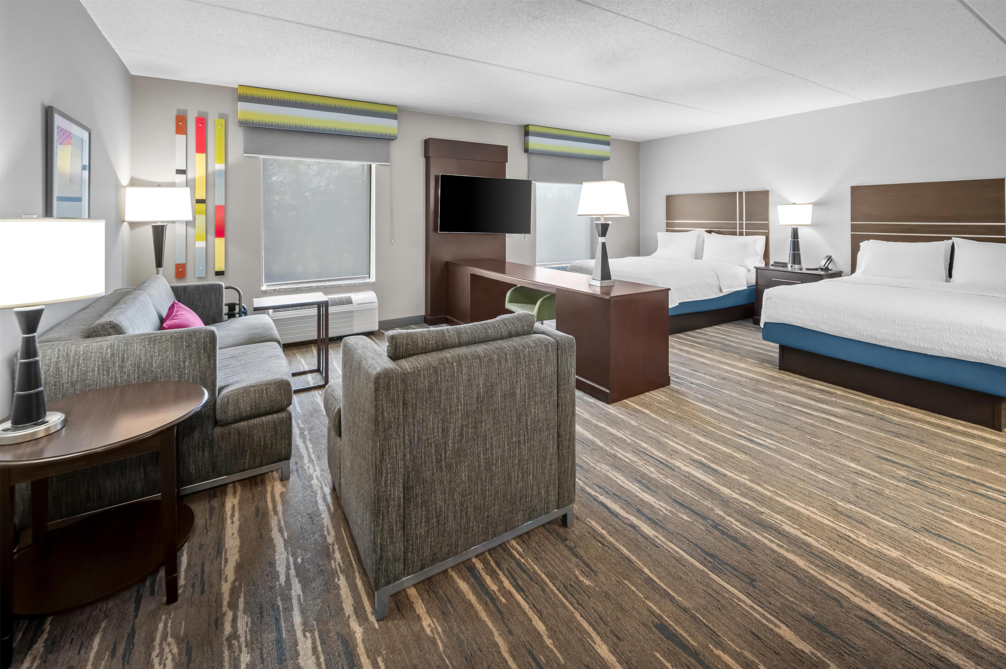 Suite estudio, 2 camas de matrimonio, frigorífico y microondas | Ropa de cama de alta calidad, caja fuerte, wifi gratis y ropa de cama