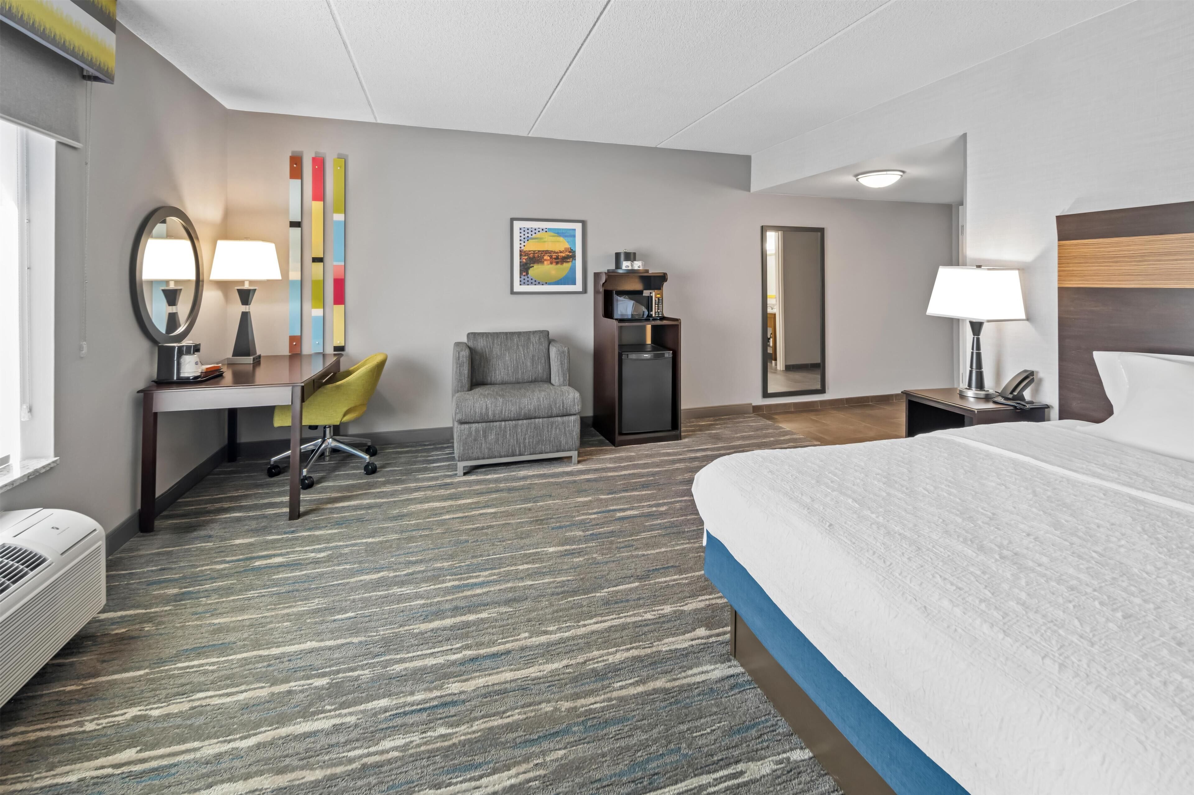 Habitación, 1 cama King size | Ropa de cama de alta calidad y caja de seguridad en la habitación 