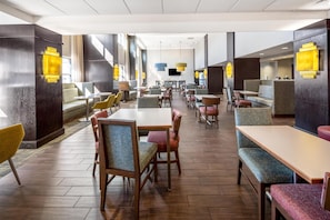 Desayuno buffet incluido todos los días