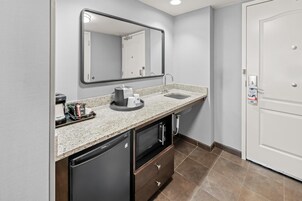 Studio, 2 Queen Beds, Accessible, Non Smoking | Minibar