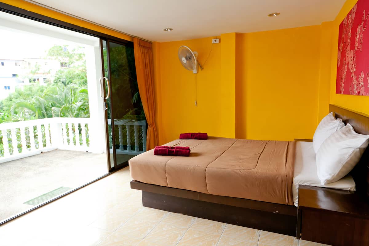 In-room safe, rollaway beds, free WiFi