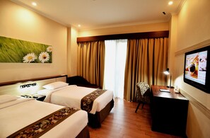 Deluxe Double or Twin Room | Desk, soundproofing, free WiFi, bed sheets - Angkasa Garden Hotel (Pekanbaru)