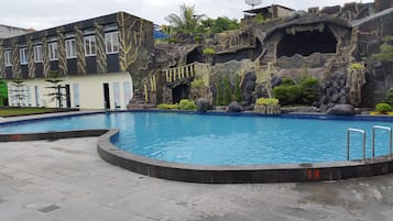 Piscine extérieure