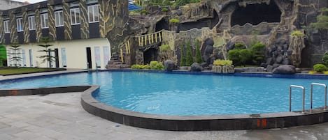 Piscine extérieure