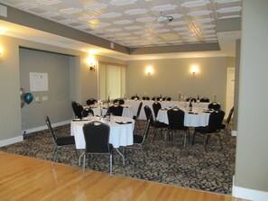 Banquet hall - Creston Hotel (Creston)