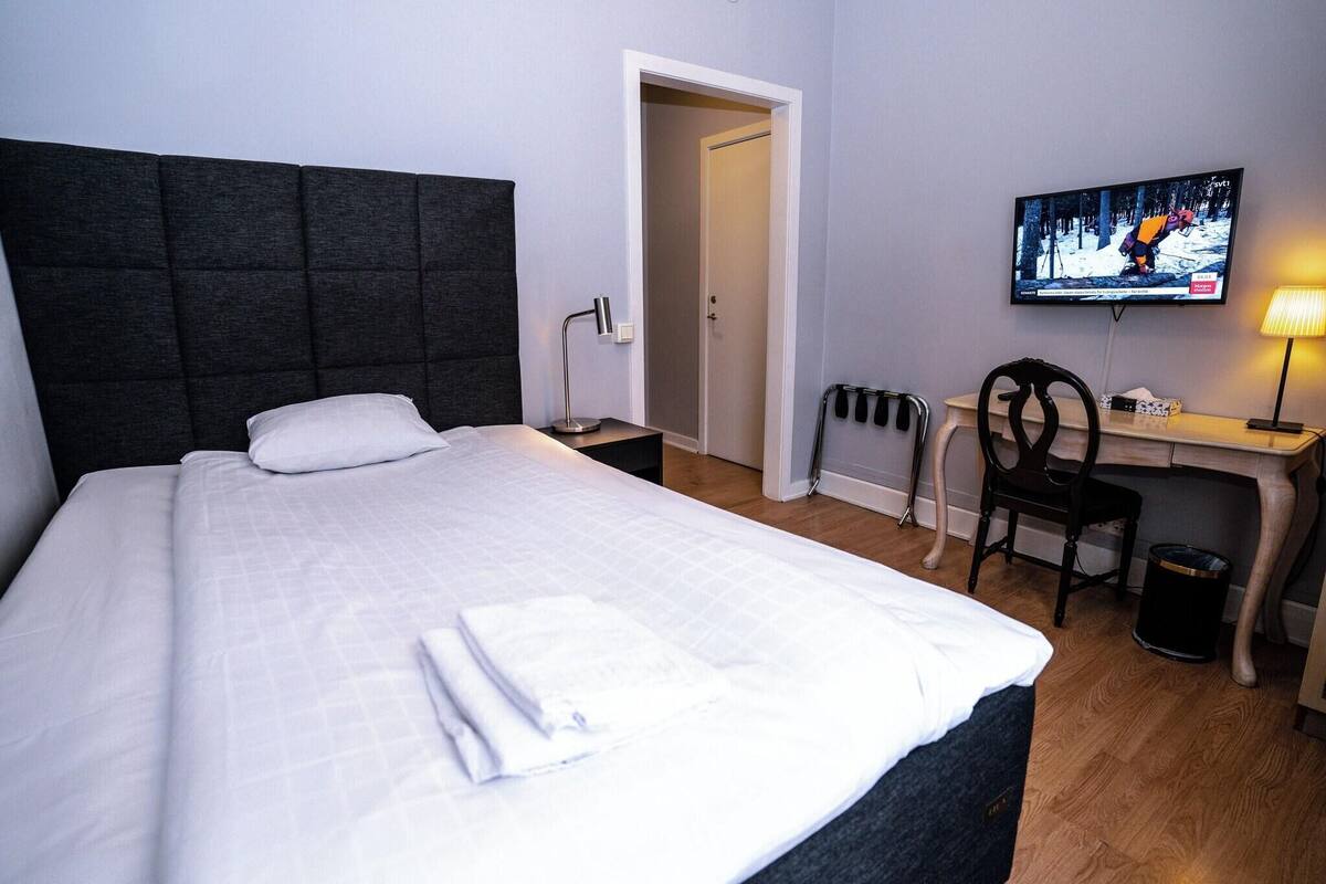 In-room safe, desk, blackout drapes, WiFi (free)