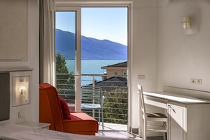 1 quarto, edredons de pluma, frigobar, cofres nos quartos