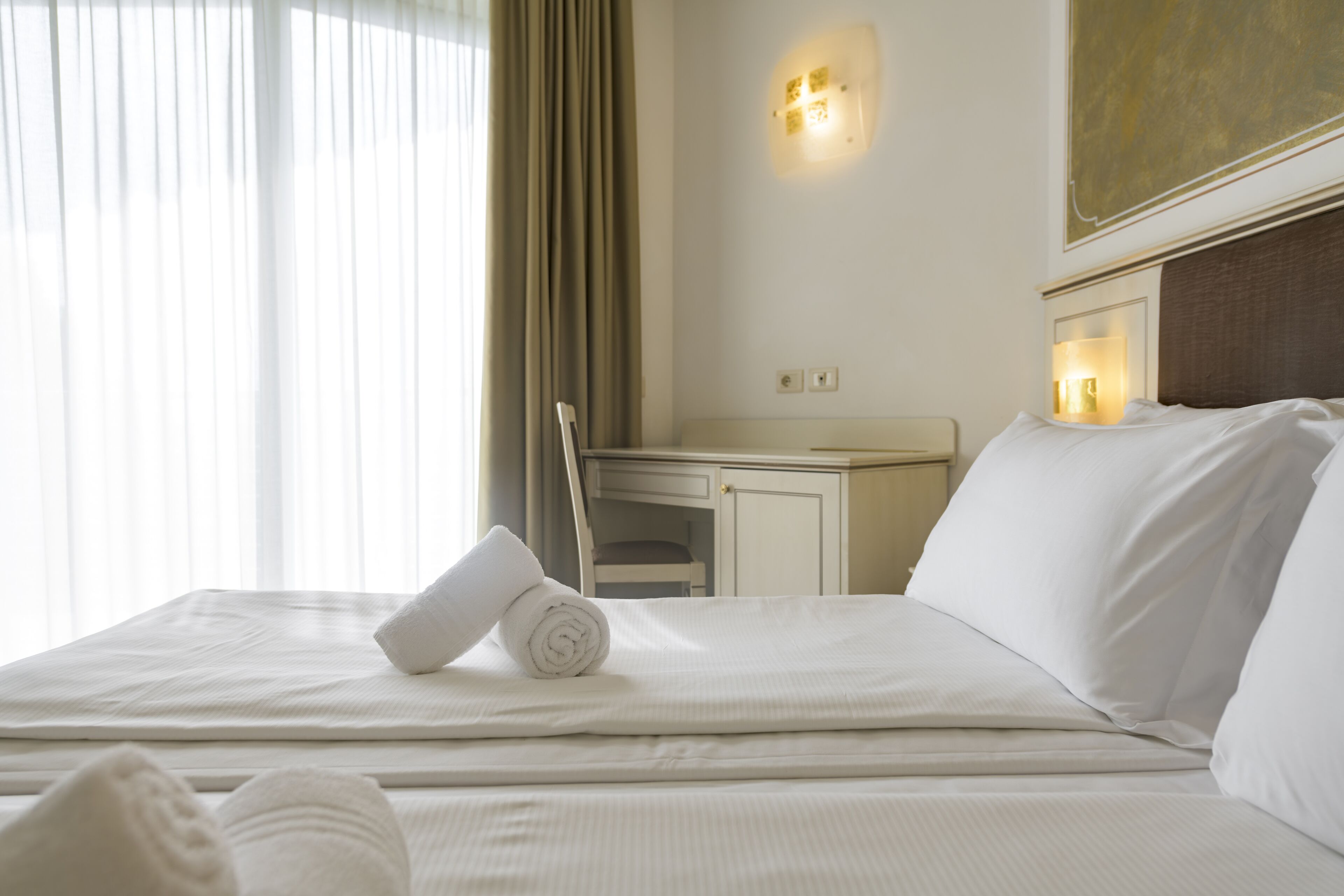 1 bedroom, down duvets, minibar, in-room safe