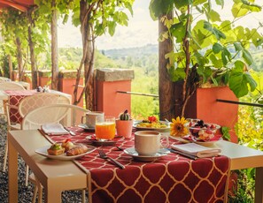 Daily buffet breakfast for a fee - Il Castello di San Ruffino (Casciana Terme Lari)