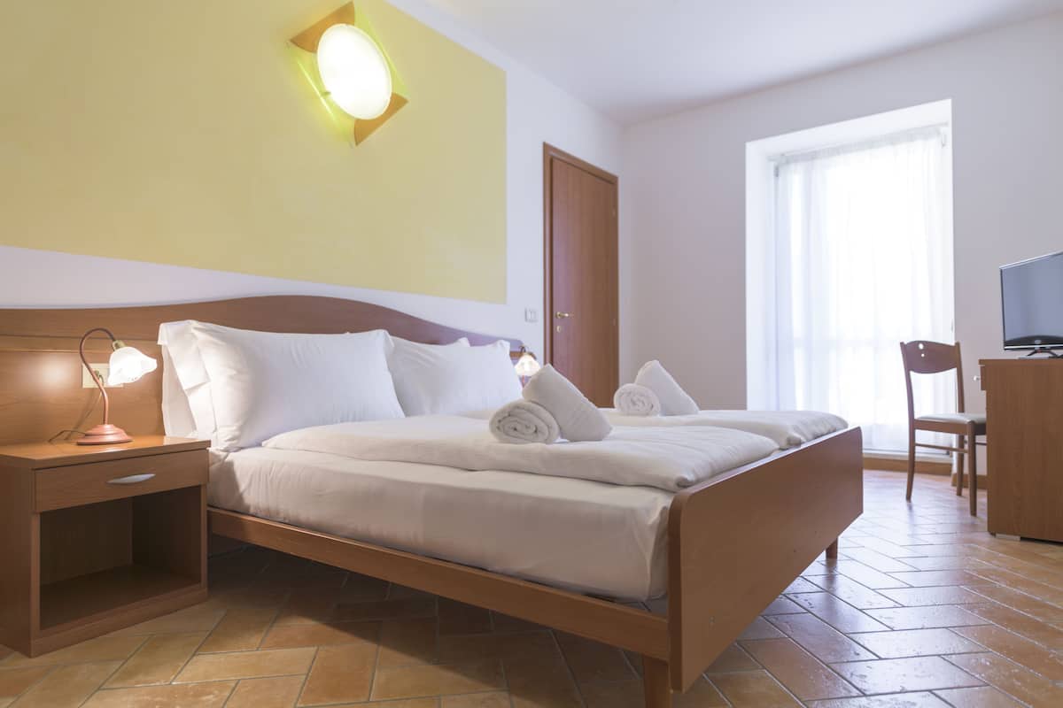 Double or Twin Room, Balcony | Gebar bulu kapas, Wi-fi percuma, cadar katil