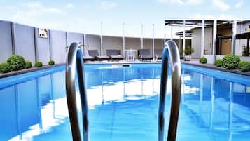 Outdoor pool, sun loungers