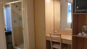 Room - Mandarin Pacific Hotel (Kuala Lumpur)