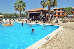 2 indoor pools, seasonal outdoor pool, pool umbrellas, sun loungers - Dimis Hotel (Zakynthos)