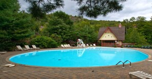 Piscina a l'aire lliure de temporada 