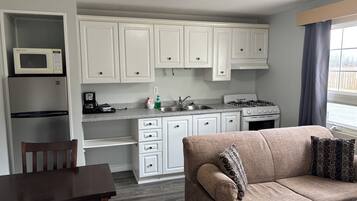 Cottage | 1 bedroom, desk, soundproofing, iron/ironing board