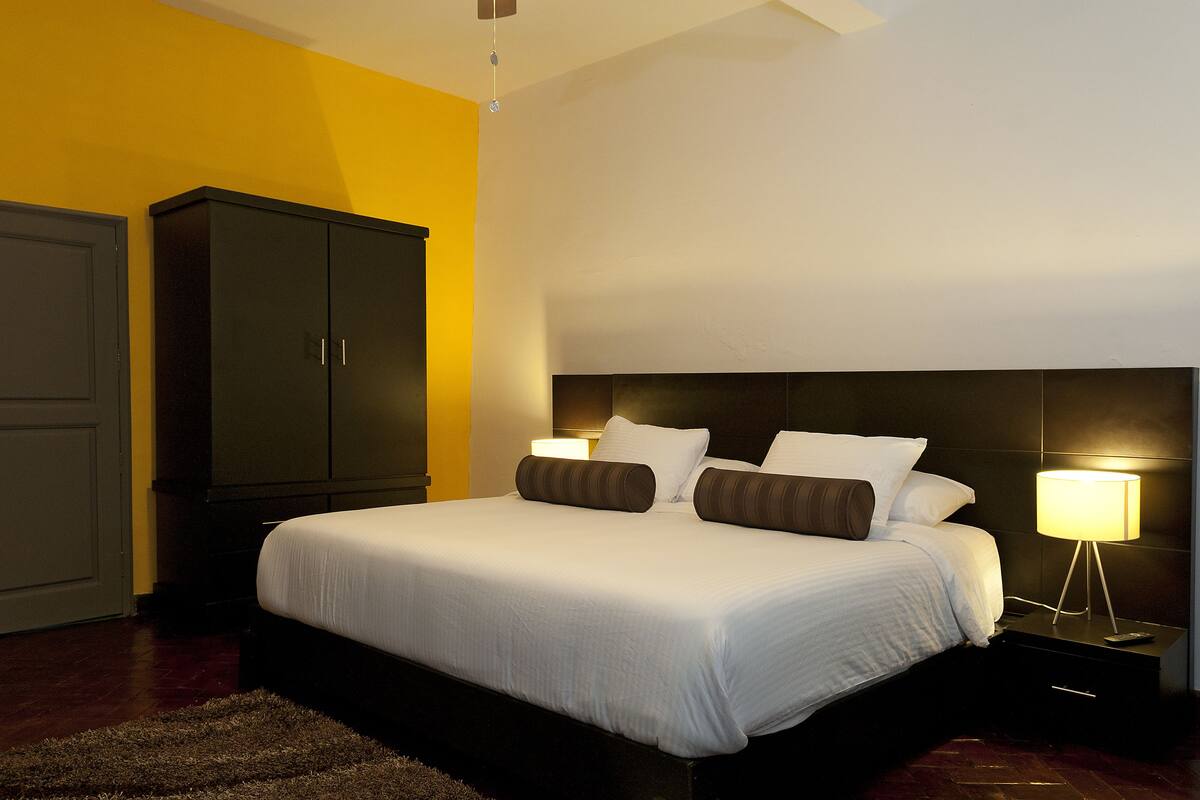 Junior Suite | Premium bedding, in-room safe, iron/ironing board (on request)